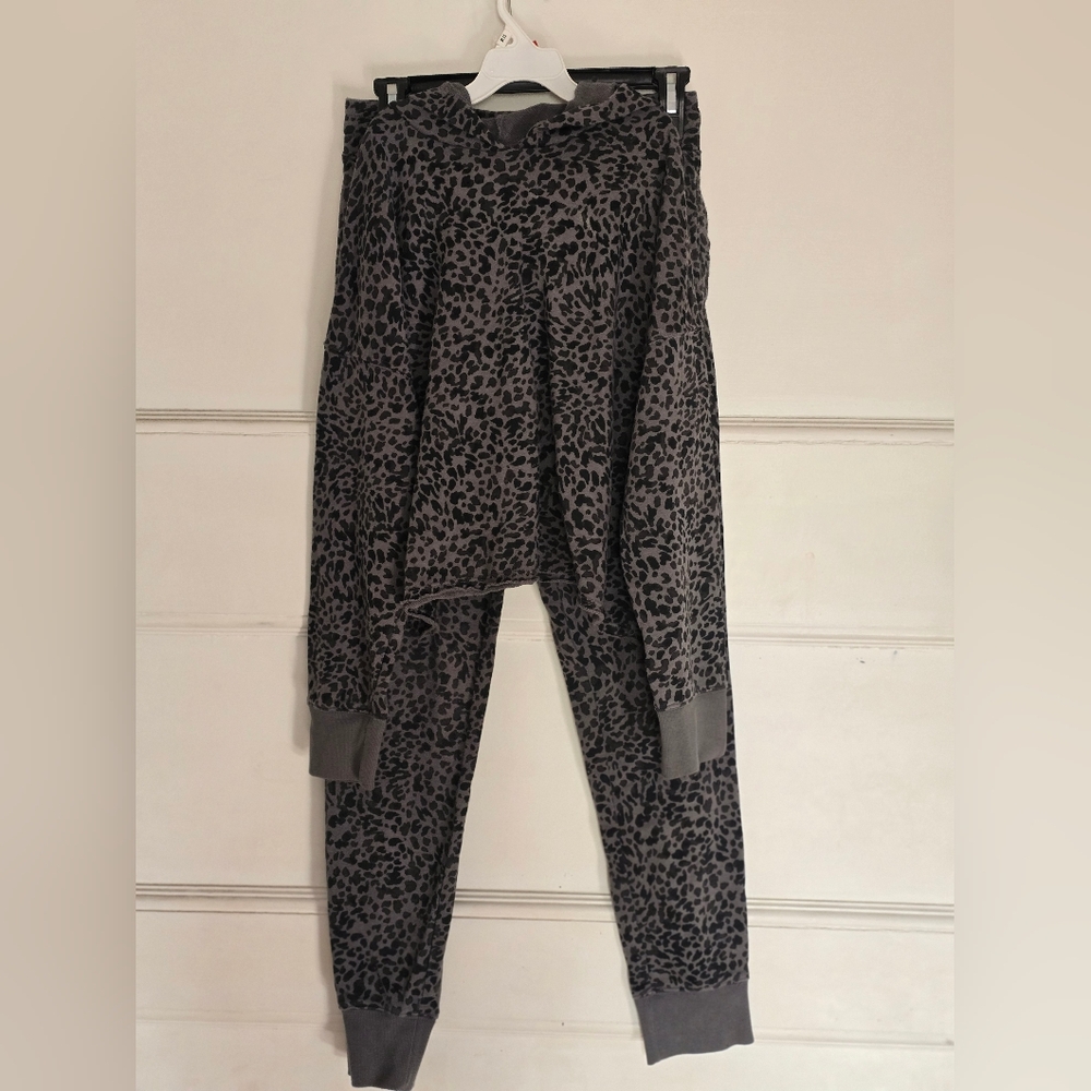 Old Navy size 14/16 matching sweat suit
